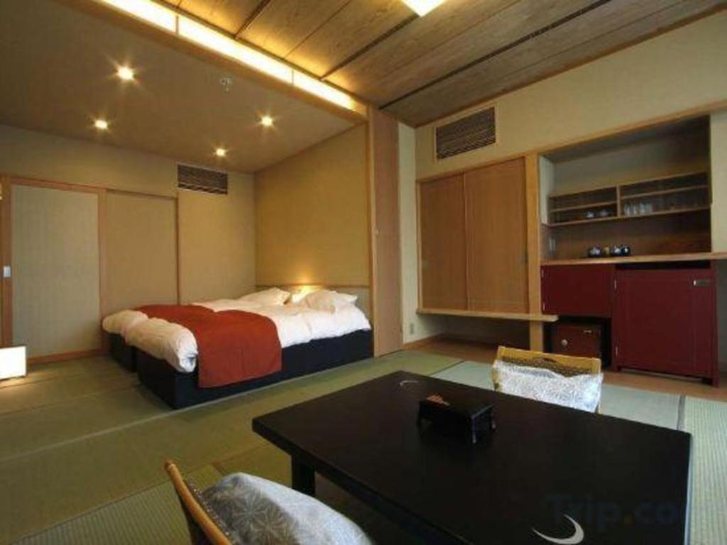 Tsukino Sumika Atami Juraku Hotel Esterno foto