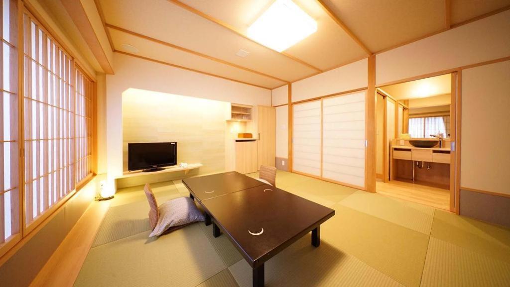 Tsukino Sumika Atami Juraku Hotel Esterno foto