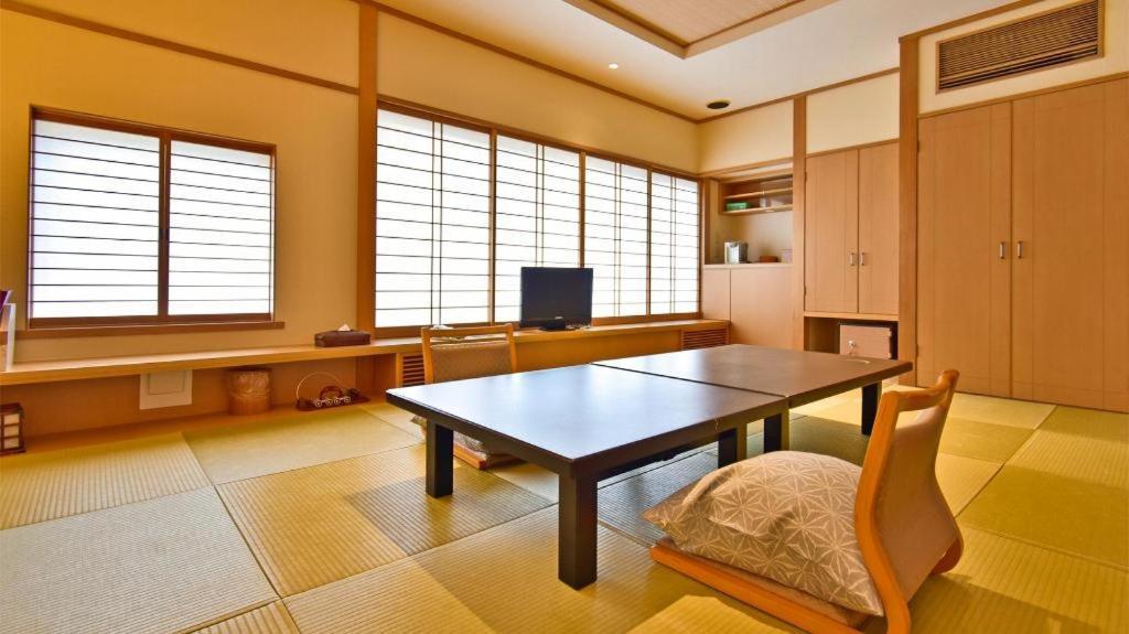 Tsukino Sumika Atami Juraku Hotel Esterno foto