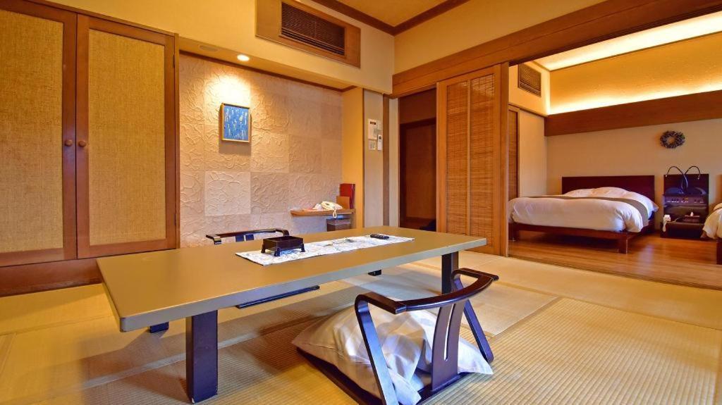 Tsukino Sumika Atami Juraku Hotel Esterno foto