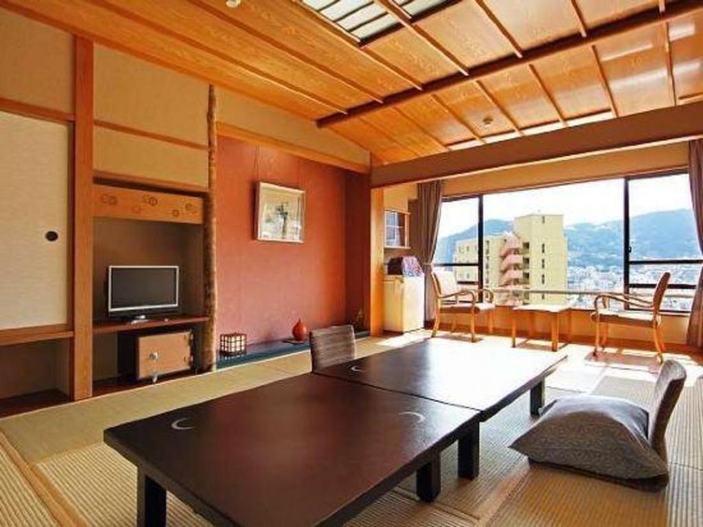Tsukino Sumika Atami Juraku Hotel Esterno foto