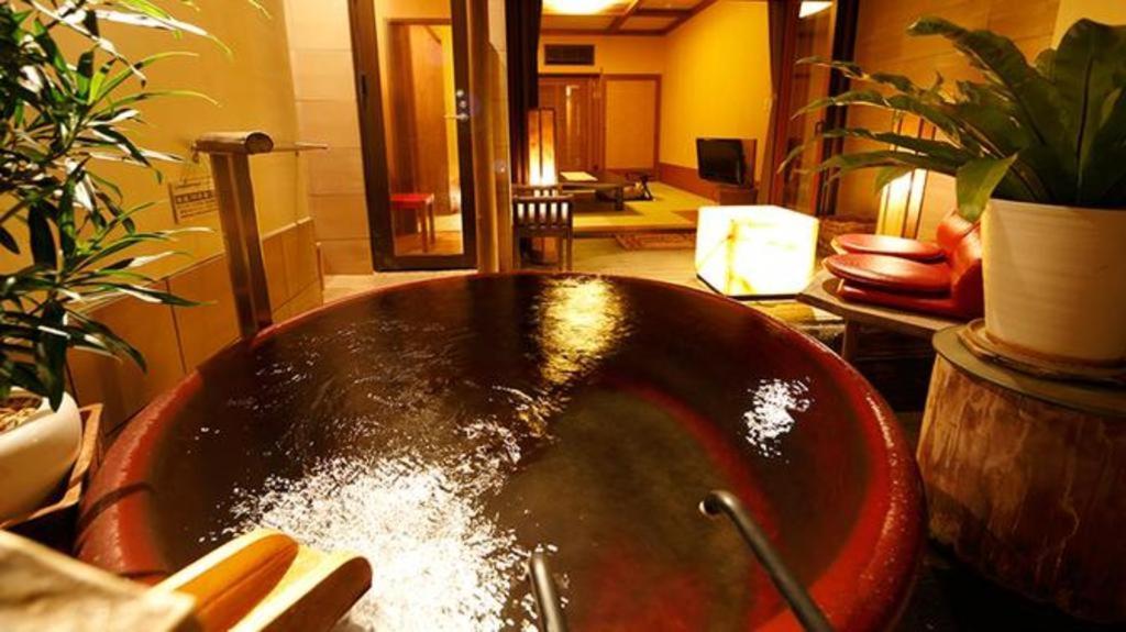 Tsukino Sumika Atami Juraku Hotel Esterno foto