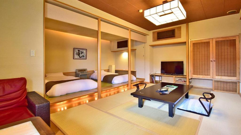 Tsukino Sumika Atami Juraku Hotel Esterno foto