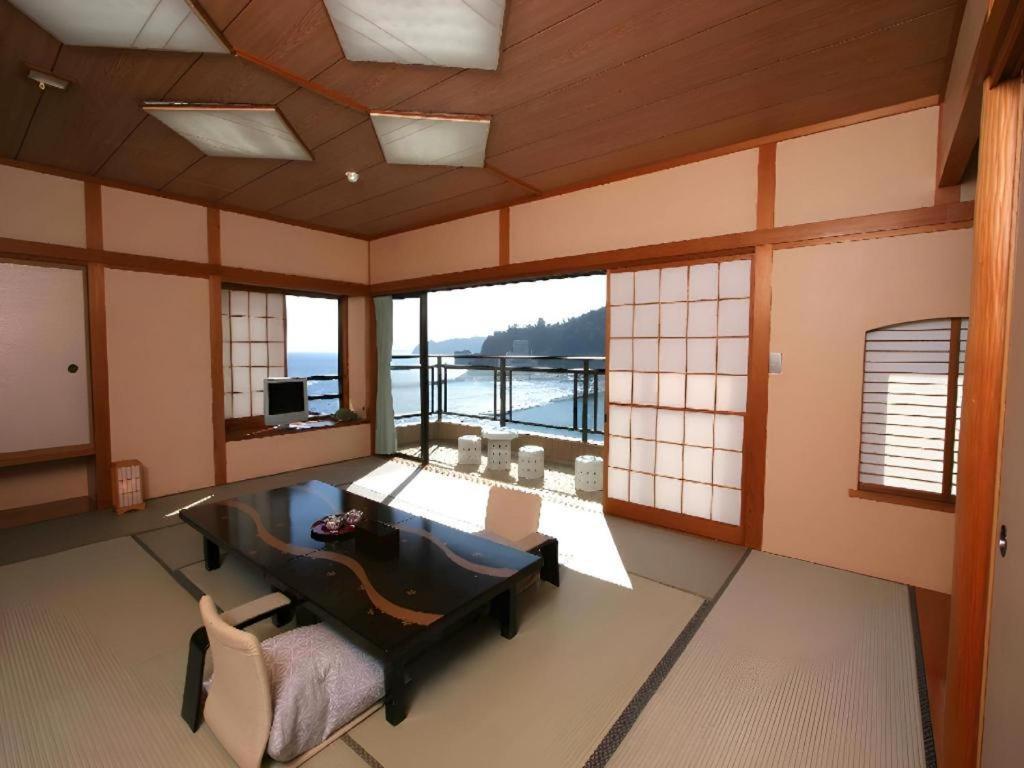 Tsukino Sumika Atami Juraku Hotel Esterno foto