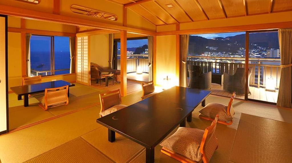 Tsukino Sumika Atami Juraku Hotel Esterno foto